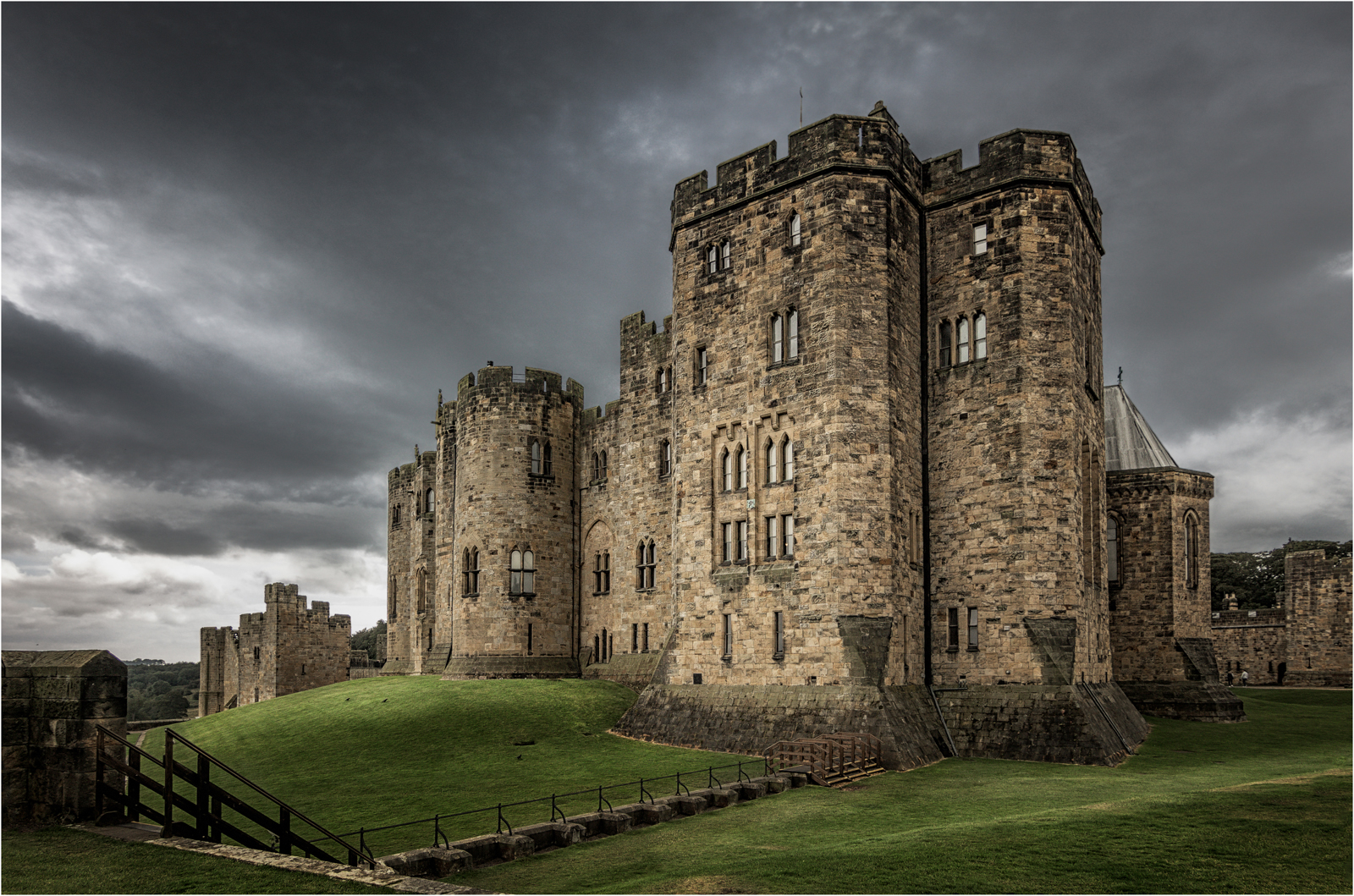 Alnwick Castle — Score: 18 pts