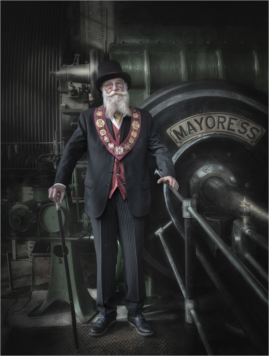 The Mayor And Mayoress — Score: 20 pts