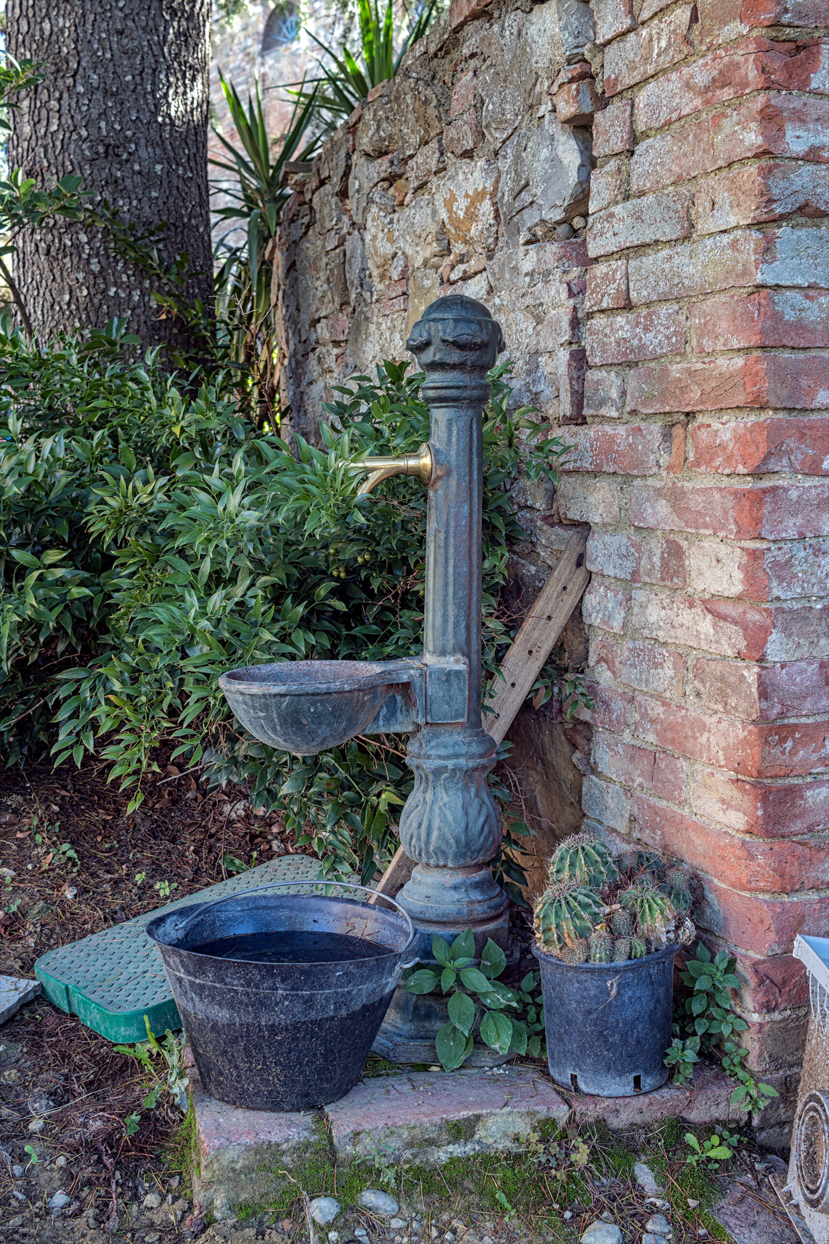 Old Pump in Vitignano